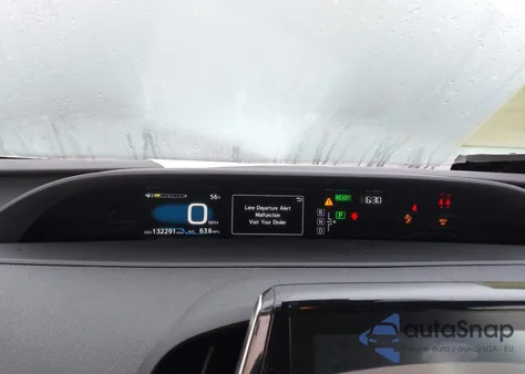 2018 Toyota Prius Prime Premium z USA, uszkodzony, nr VIN JTDKARFP9J3087055